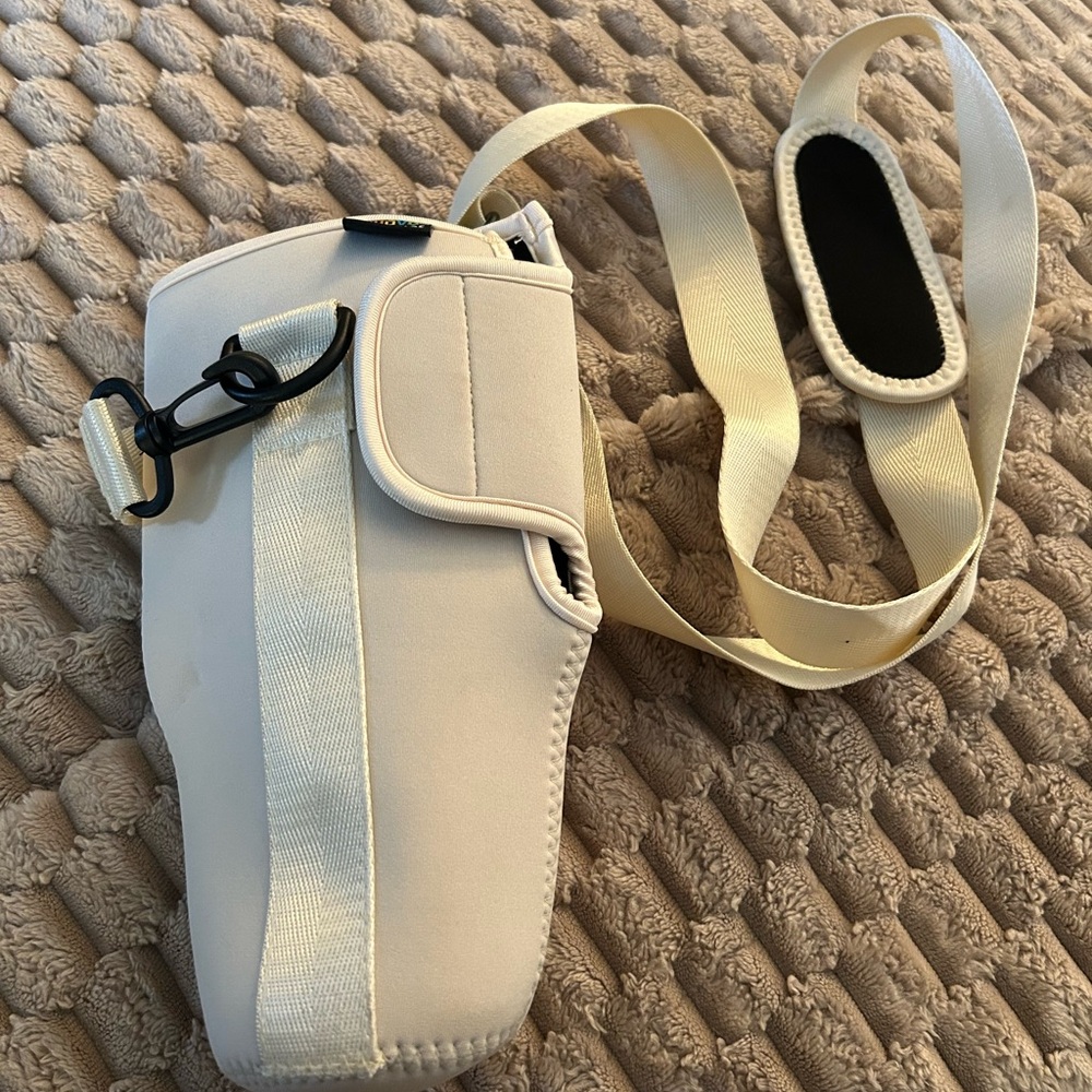 Nuovoware Water Bottle Carrier Bag Neoprene Shoulder Holster